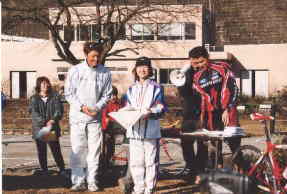 �\�����̃v���[���^�[�����锒�ˑ��N�A���ې^�K�I��